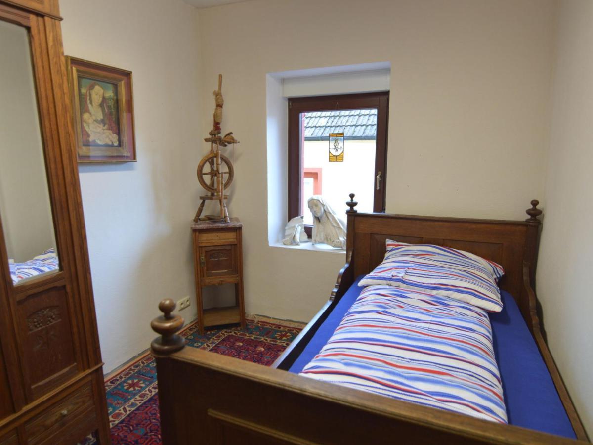 Charming Holiday Home in Neumagen Dhron near Moezel Buitenkant foto