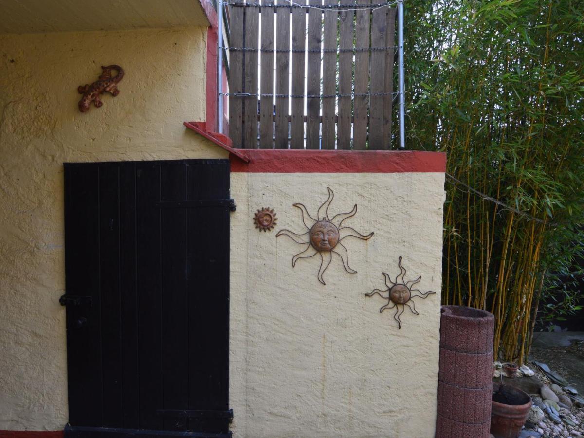 Charming Holiday Home in Neumagen Dhron near Moezel Buitenkant foto