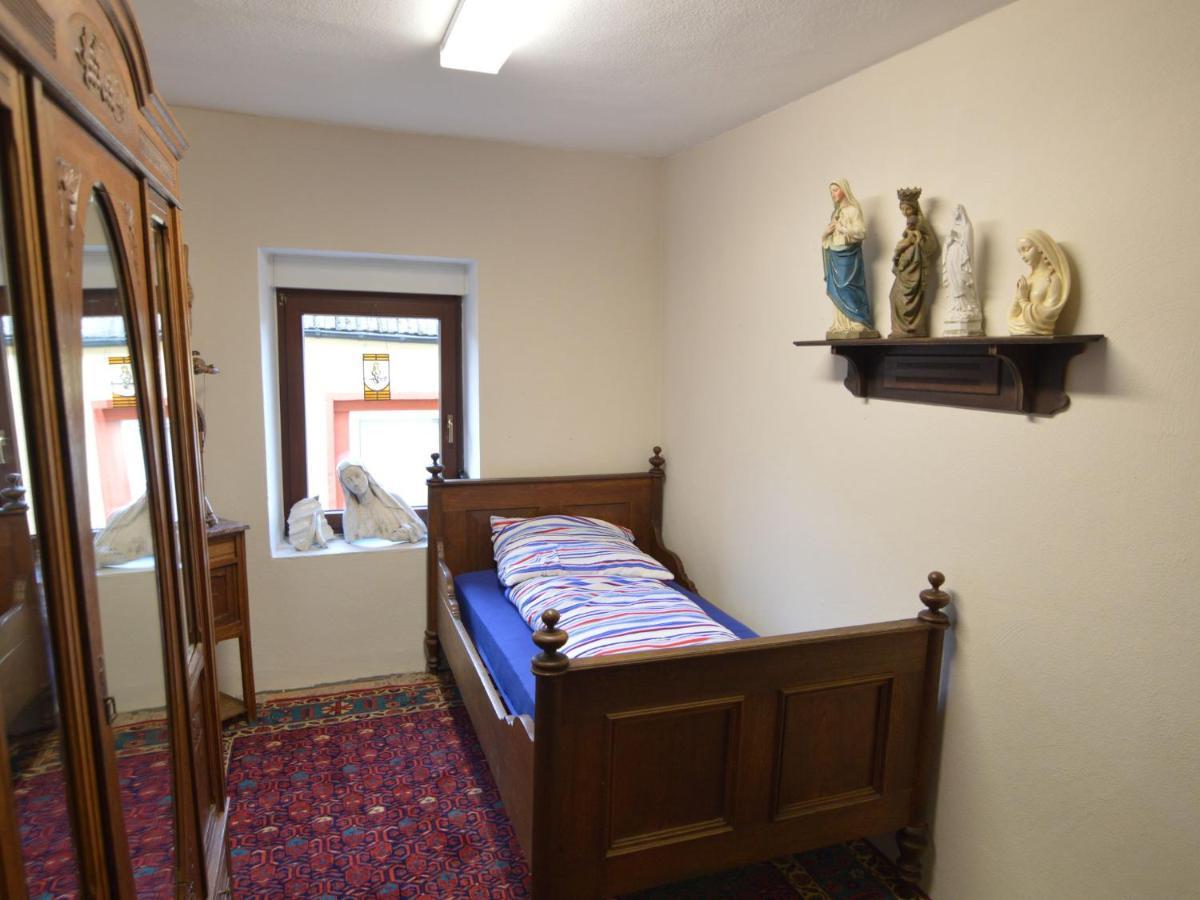 Charming Holiday Home in Neumagen Dhron near Moezel Buitenkant foto